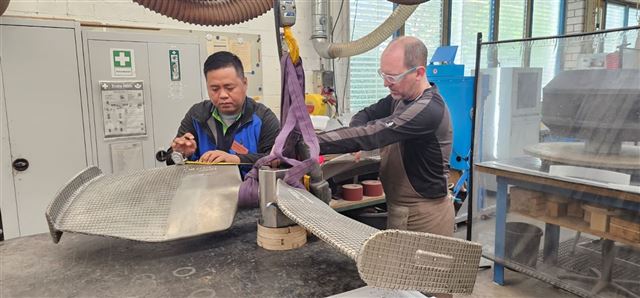 Đào tạo dịch vụ phun phủ bơm và cánh khuấy bằng Siconit