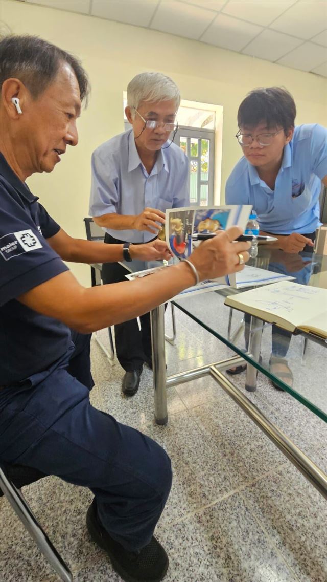 Hãng Maier sang Việt Nam thăm khách hàng